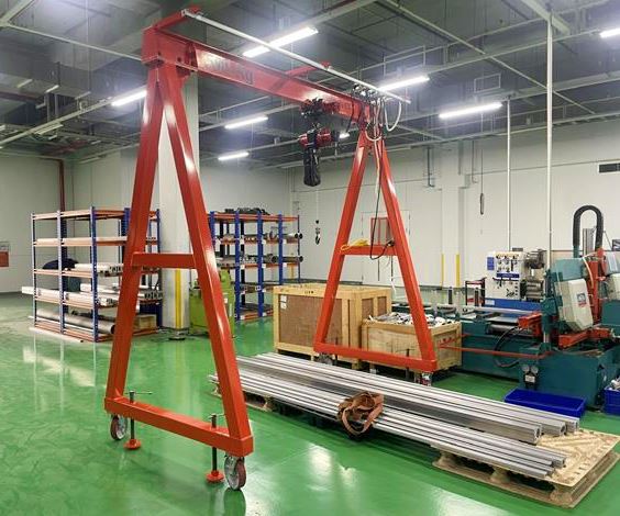 cổng trục di động và pa lăng xích điện theo yêu cầu